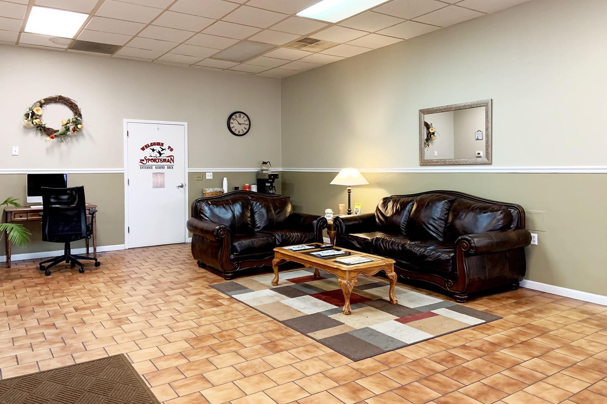 Vista Lobby Paris Inn and Suites