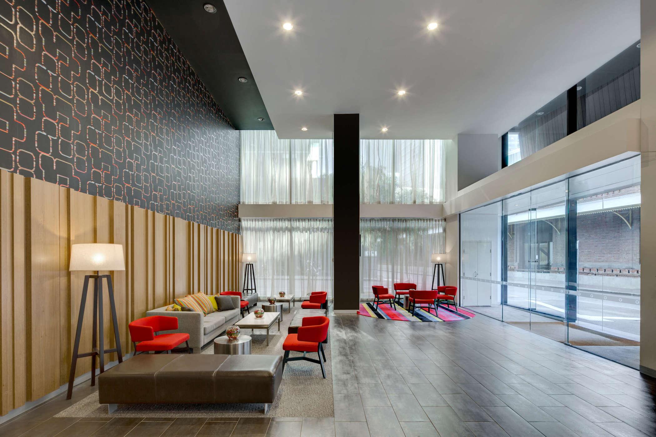 Vista Lobby Travelodge Hotel Melbourne Docklands