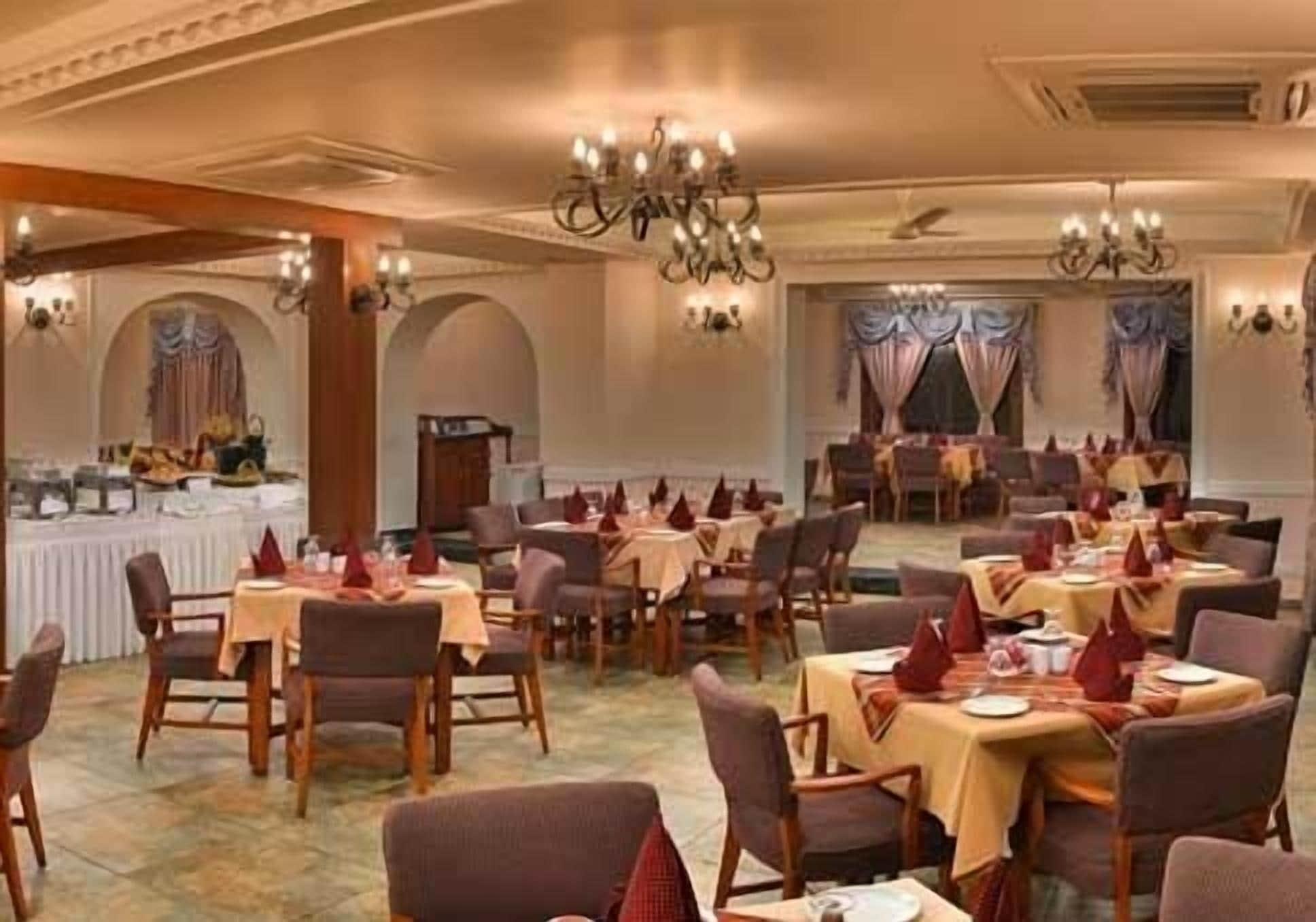 Restaurant Cama Rajputana Club Resort