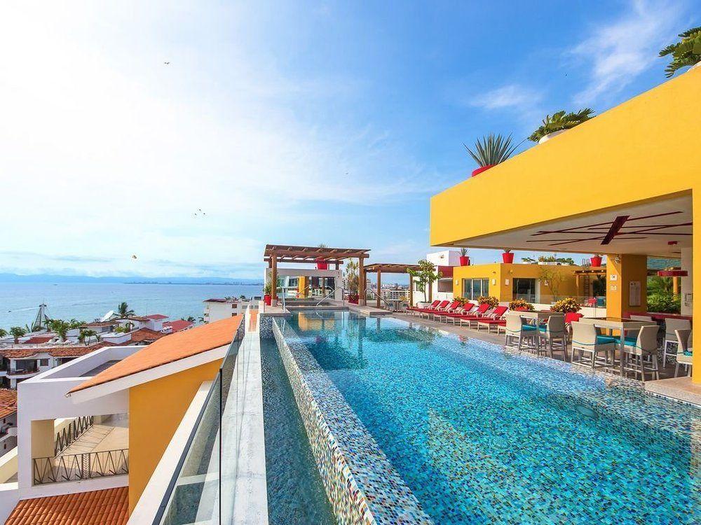 Vista Piscina Luxury Penthouse V177-206 Studio Bedroom 1 Bathroom Condo