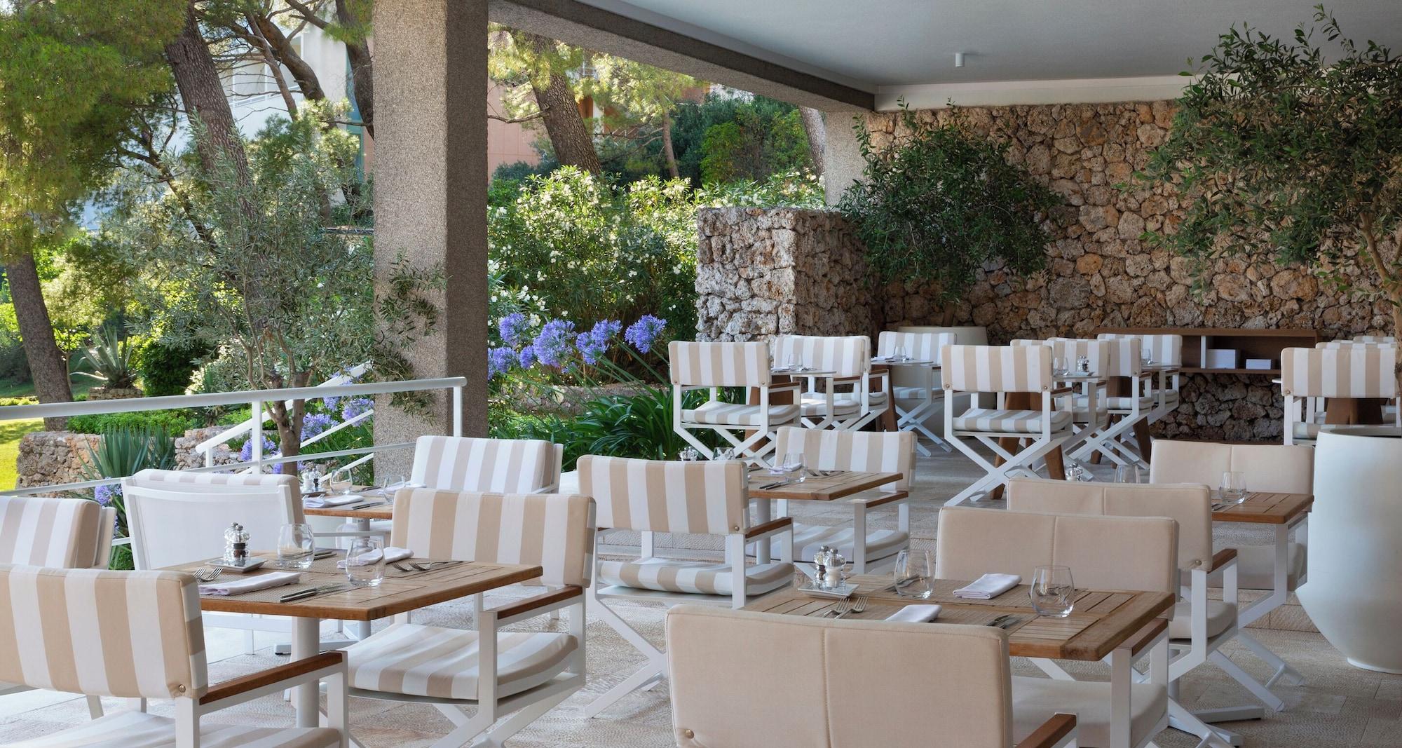 Restaurant Bluesun Hotel Maestral