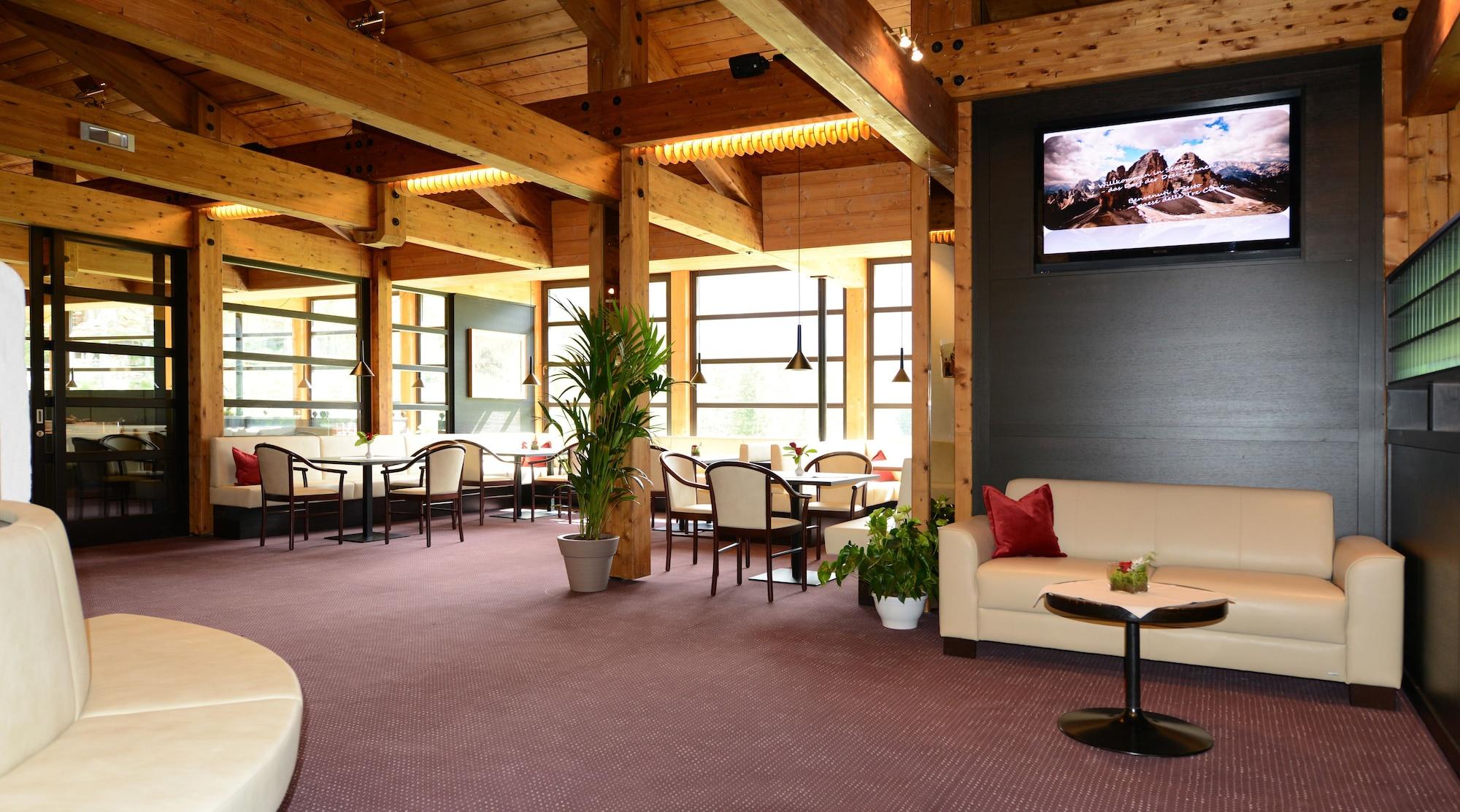 Vista Lobby Family Resort Rainer
