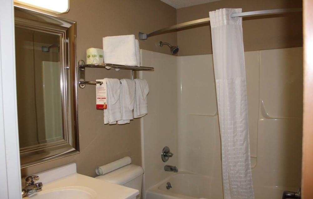 Set de Habitación Super 8 by Wyndham Adrian