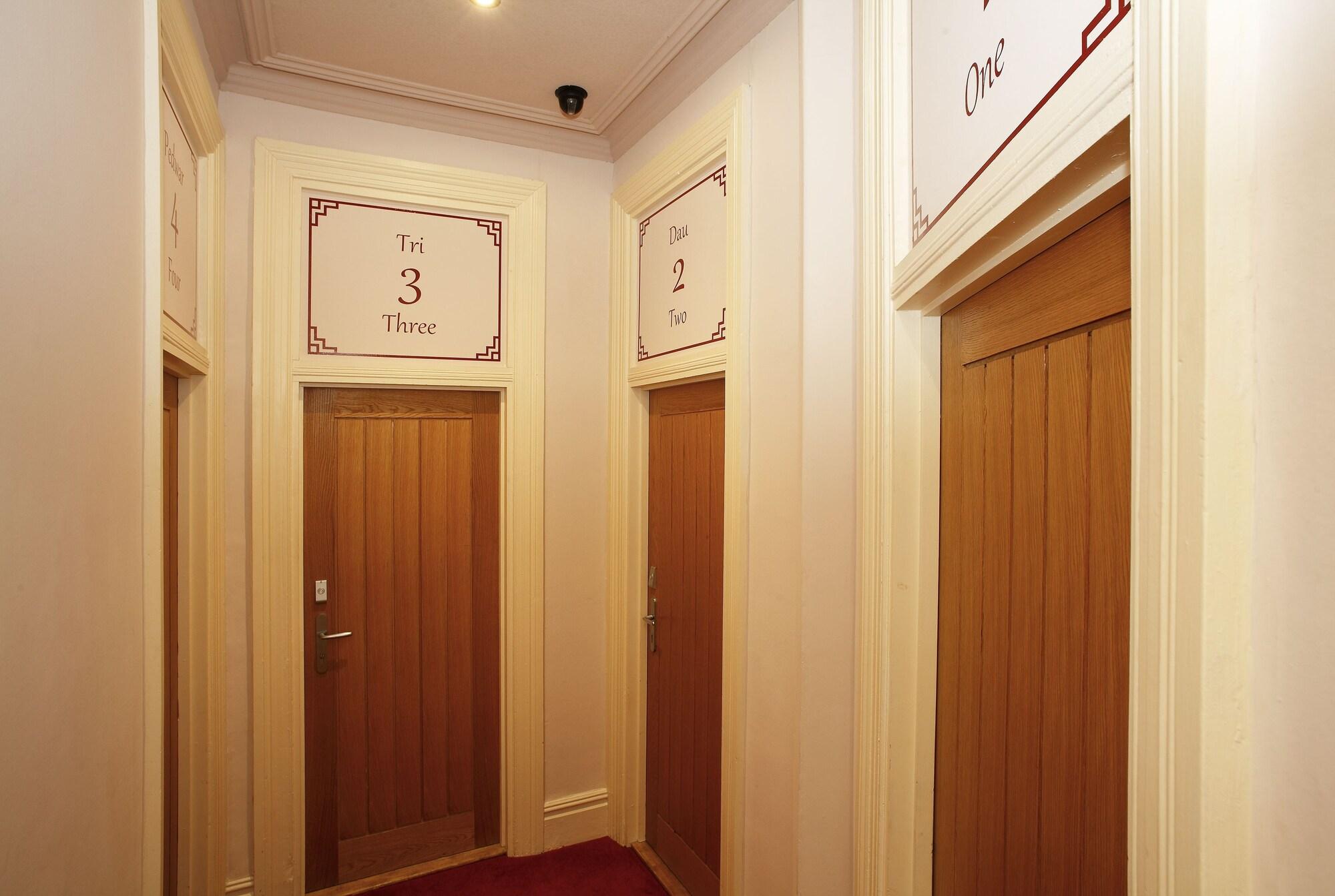Varios Castle Hotel