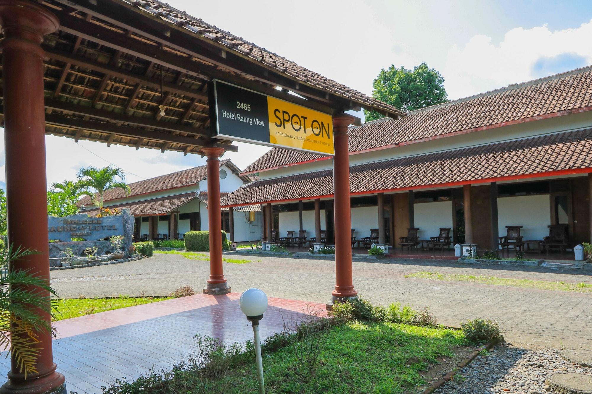 Vista Exterior OYO 2465 Hotel Raung View