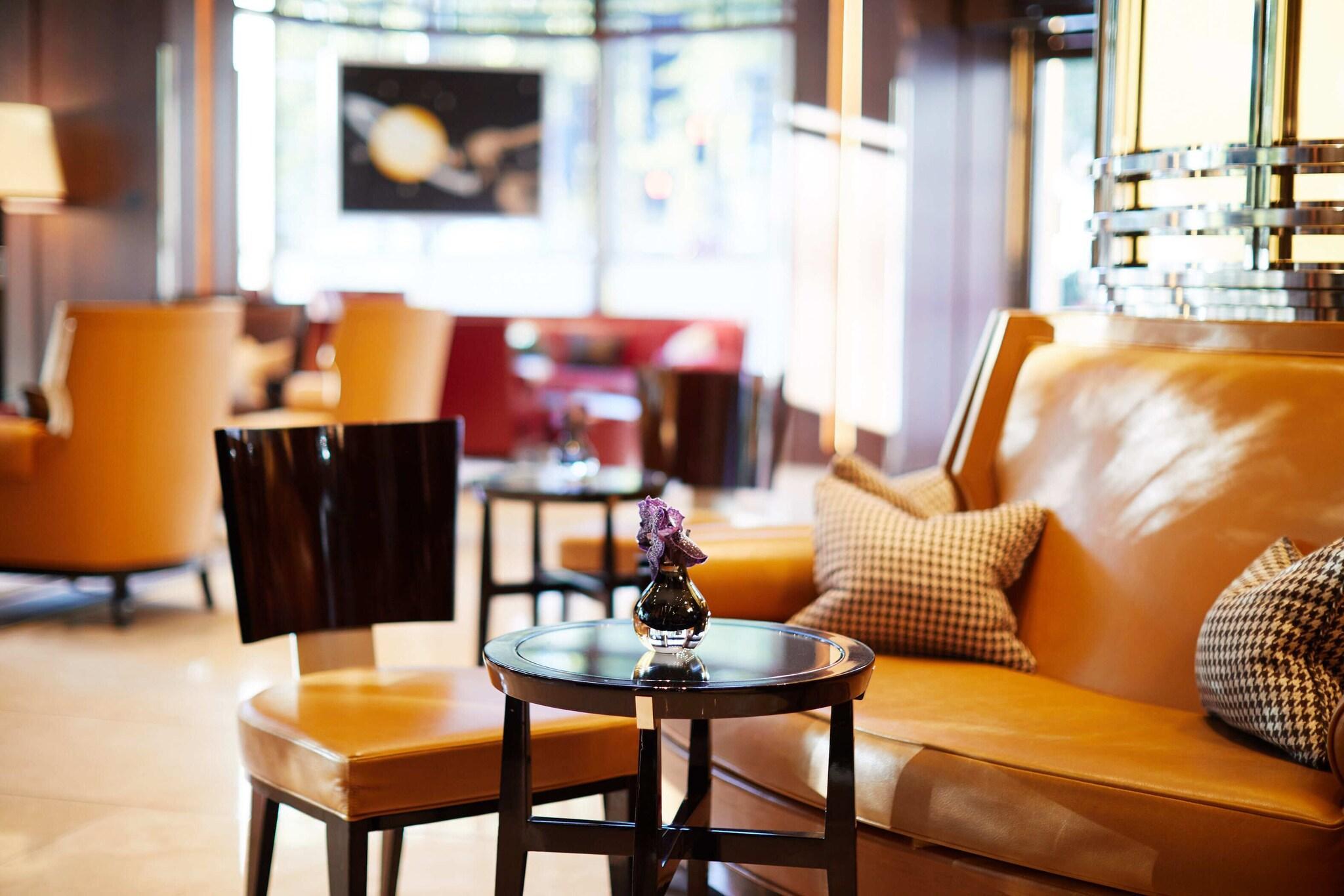 Vista Lobby 45 Park Lane - Dorchester Collection