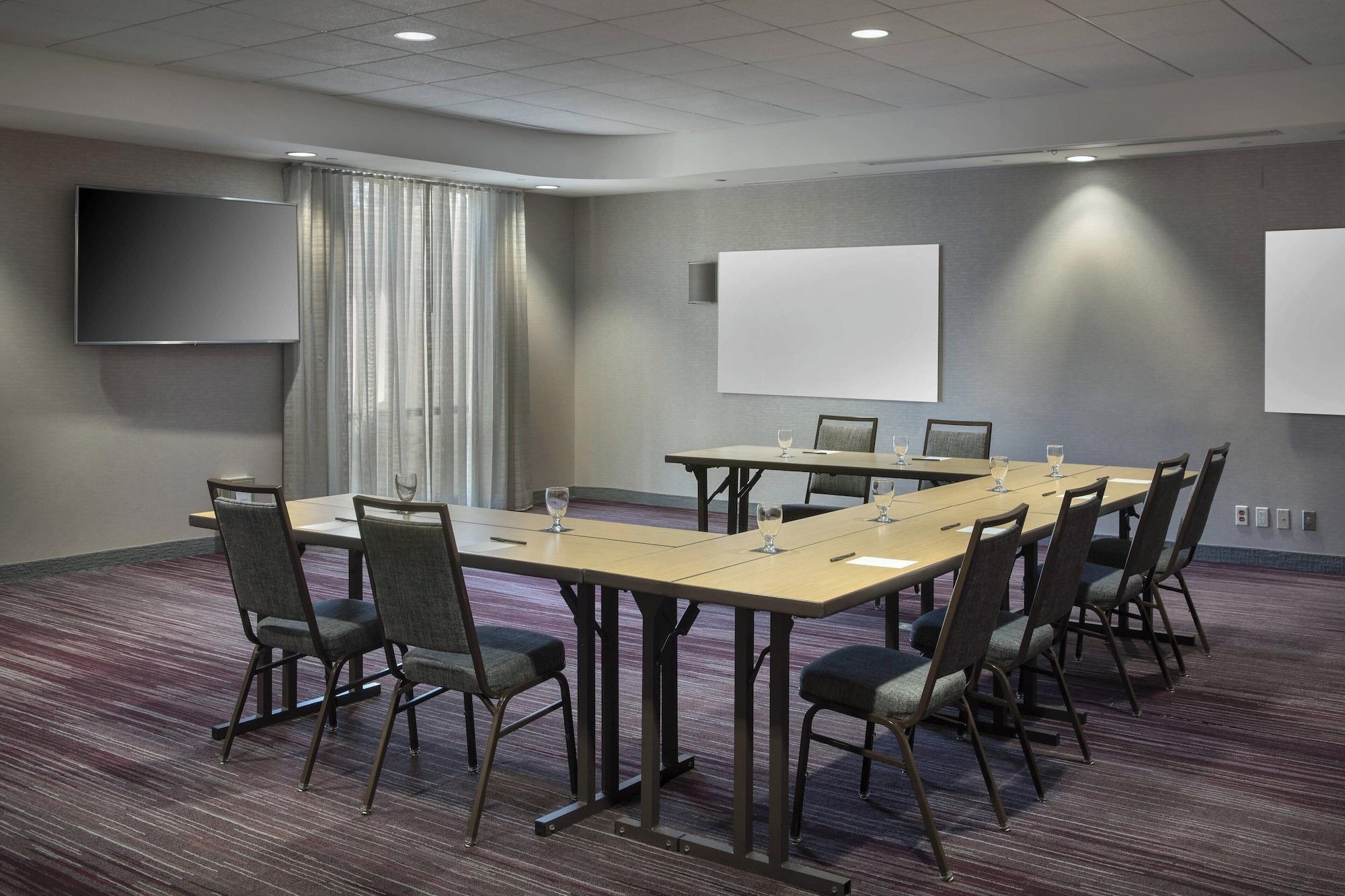 Sala de Reuniones Courtyard Fort Meade BWI Business District