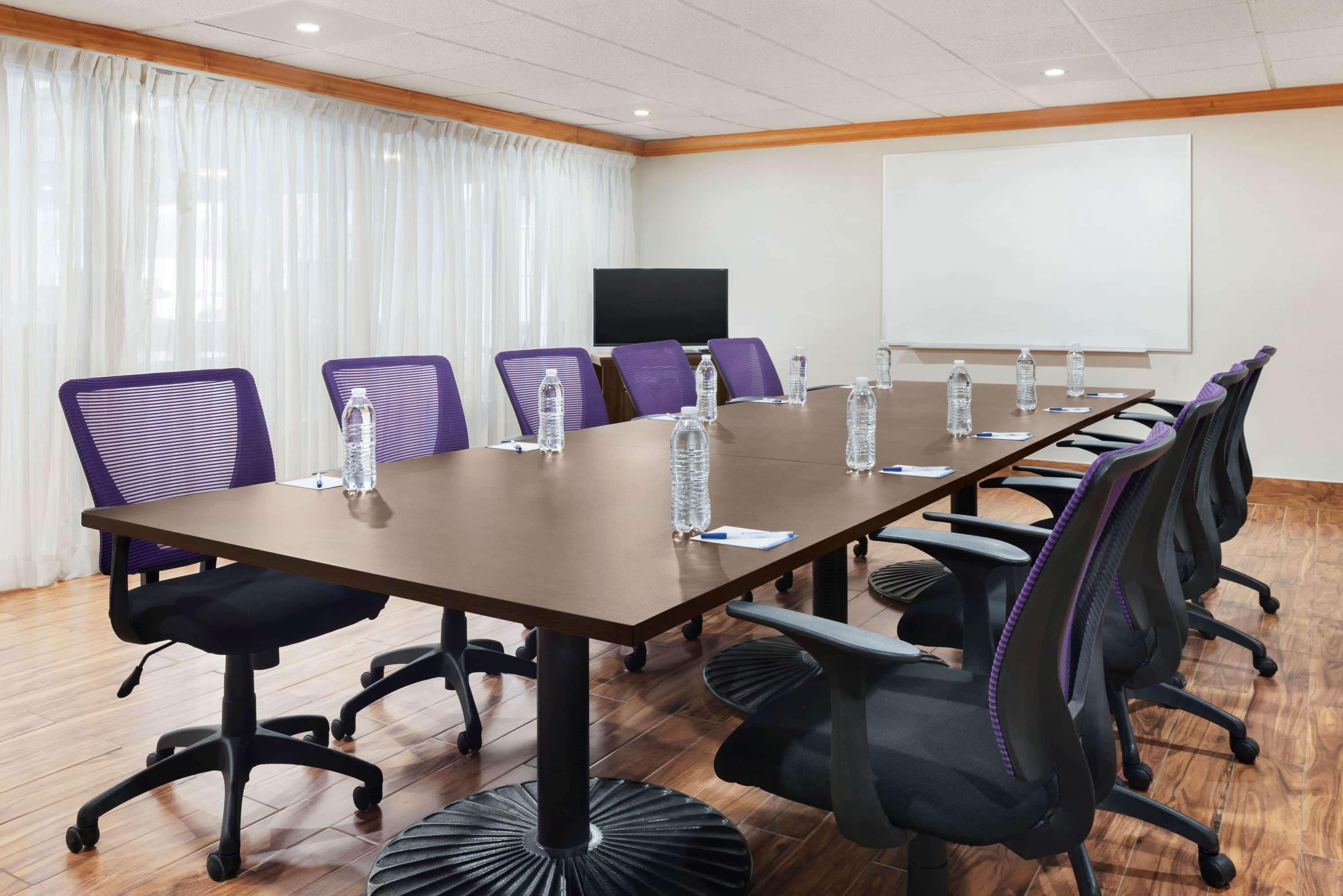 Centro de Negocios Baymont By Wyndham Washington