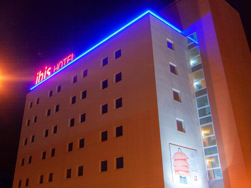 Vista Exterior ibis Montenegro