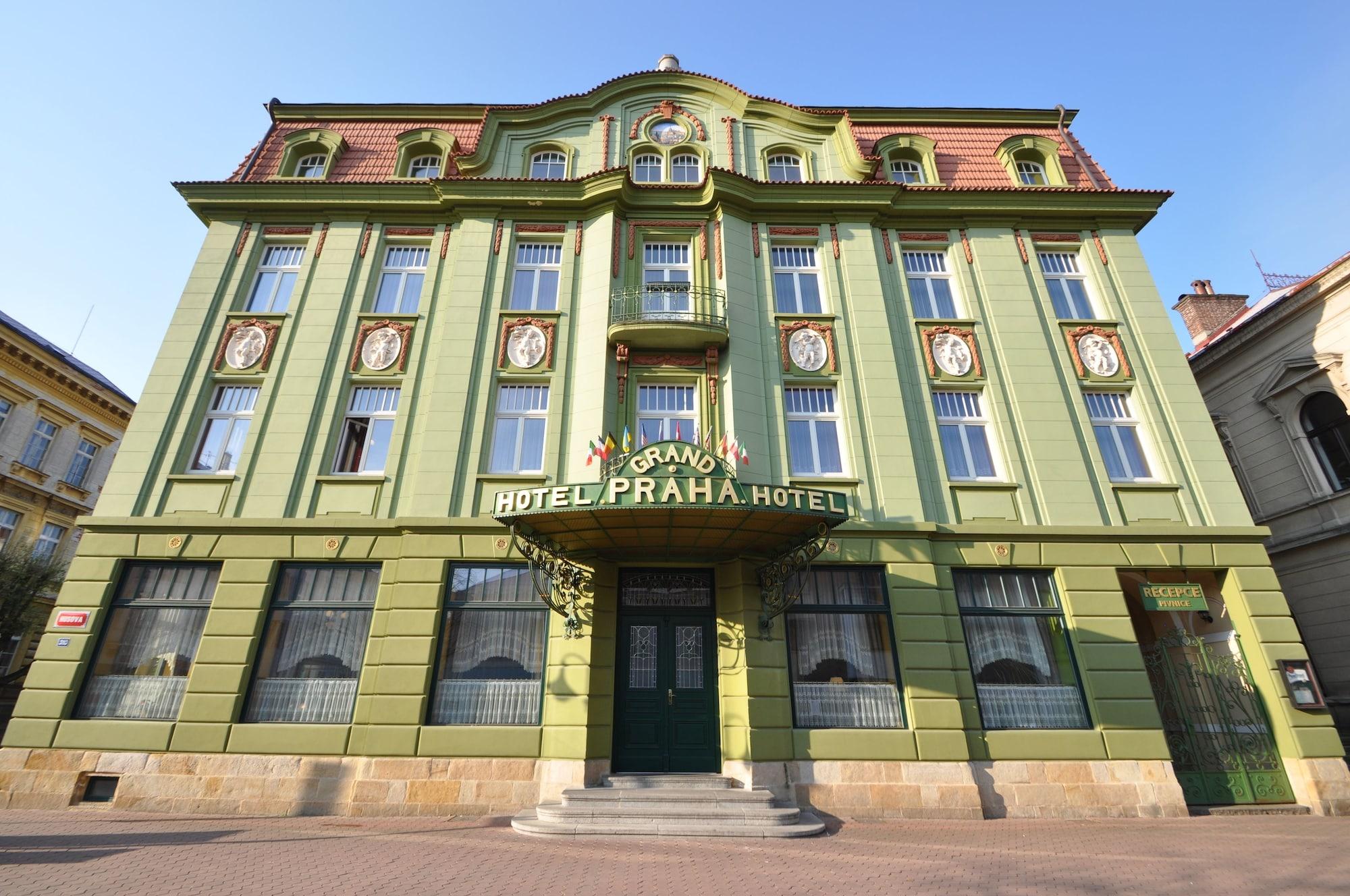Vista Exterior Grand Hotel Praha