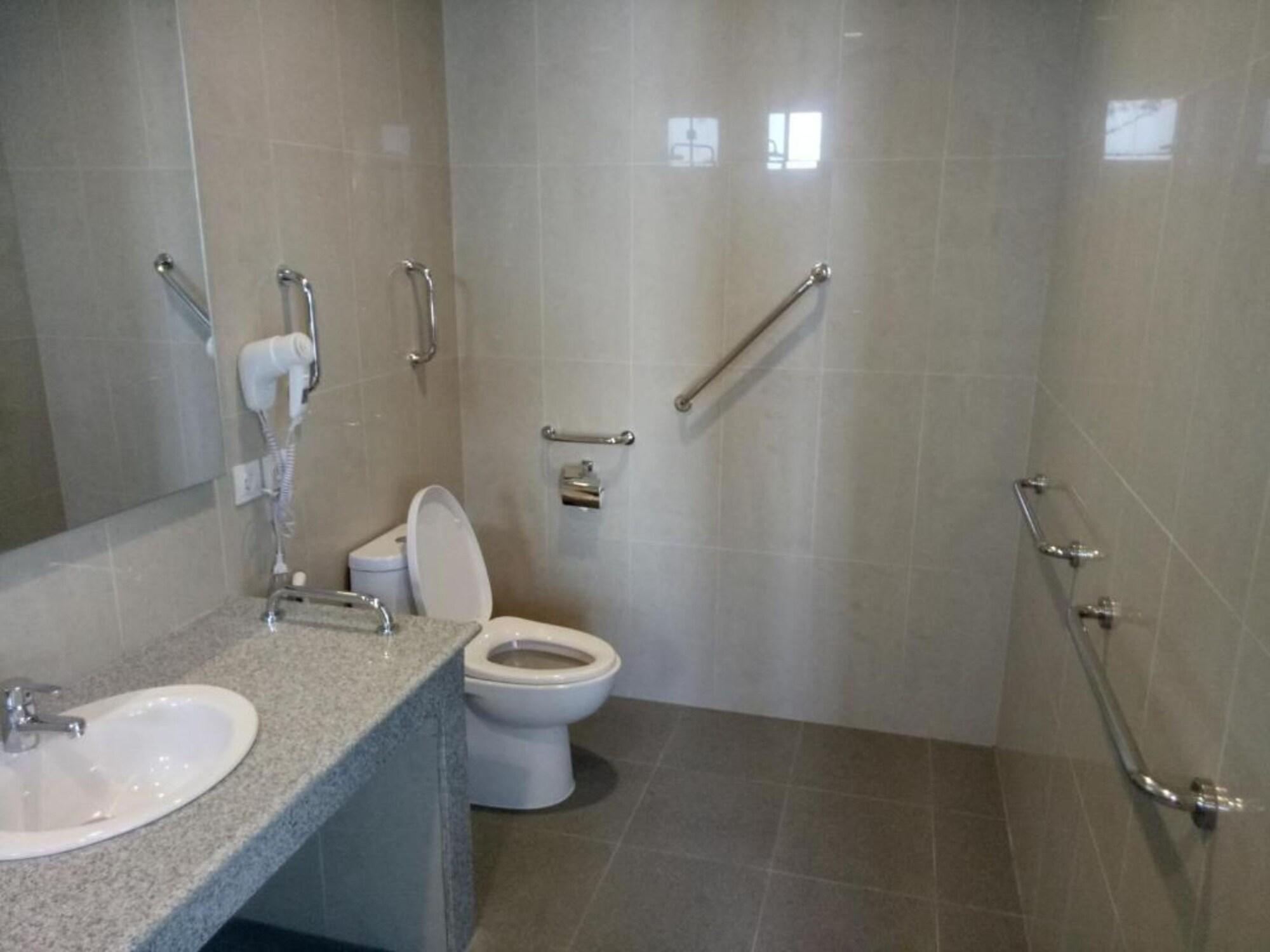 Equipamiento de Habitación Arainn Bed And Breakfast Tretes Prigen by ecommerceloka