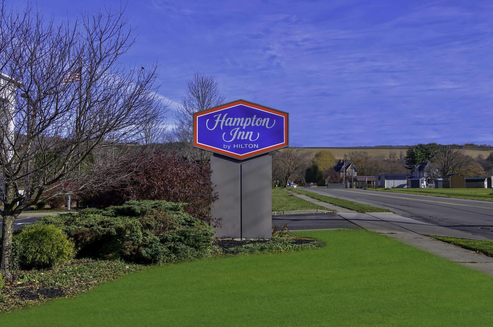 Vista Exterior Hampton Inn Cortland