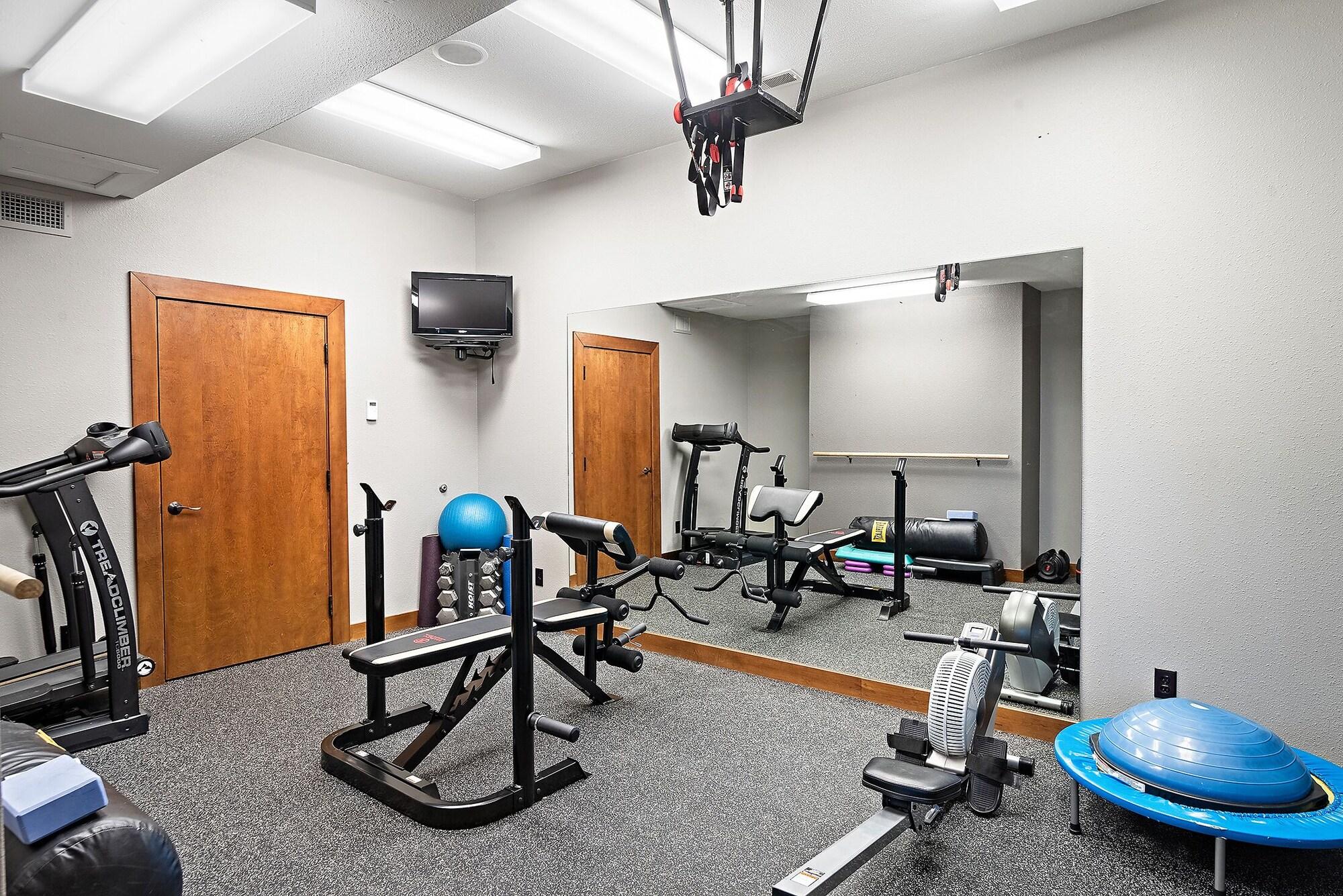 Gimnasio Raz Hideaway 7 Bedroom Mountain Ranch