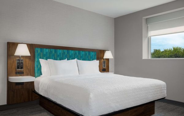 Hampton Inn & Suites by Hilton Toronto Downtown