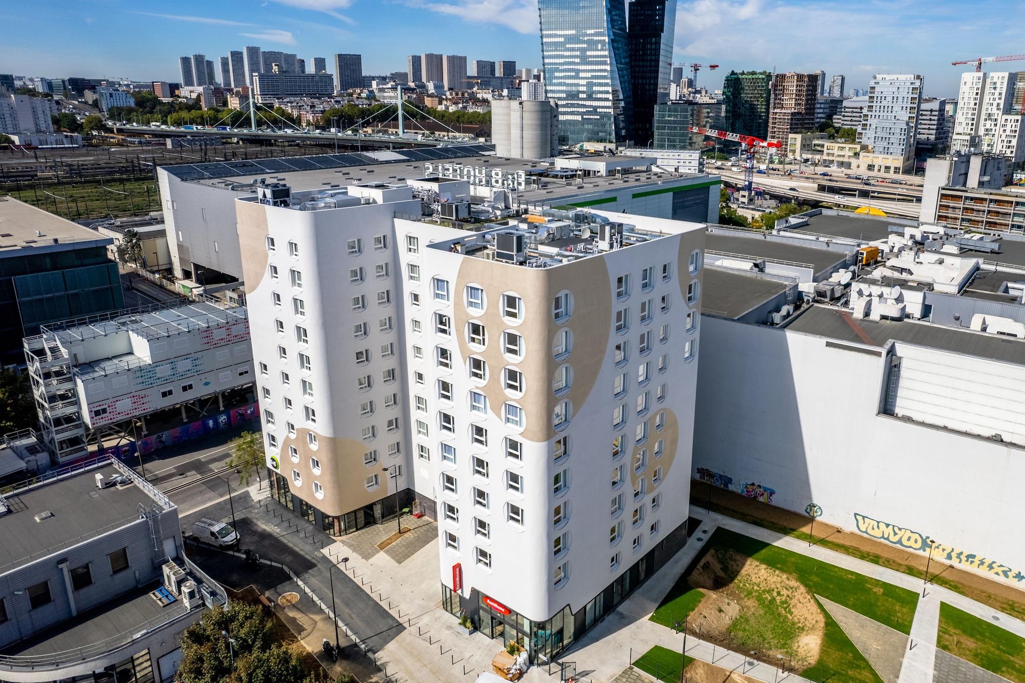 Vista Exterior B&B HOTEL Paris Ivry Quai de Seine