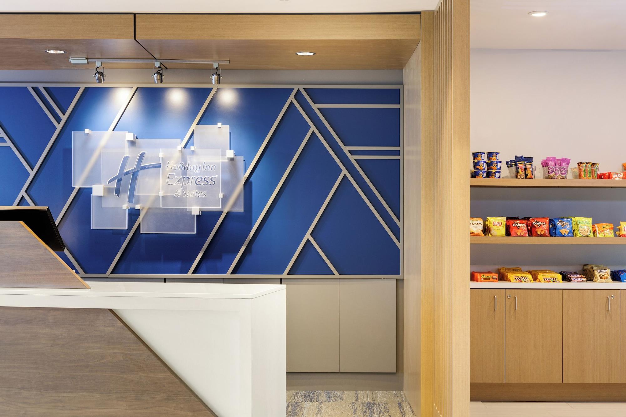 Vista Lobby Holiday Inn Express Baltimore At The Stadiums by IHG