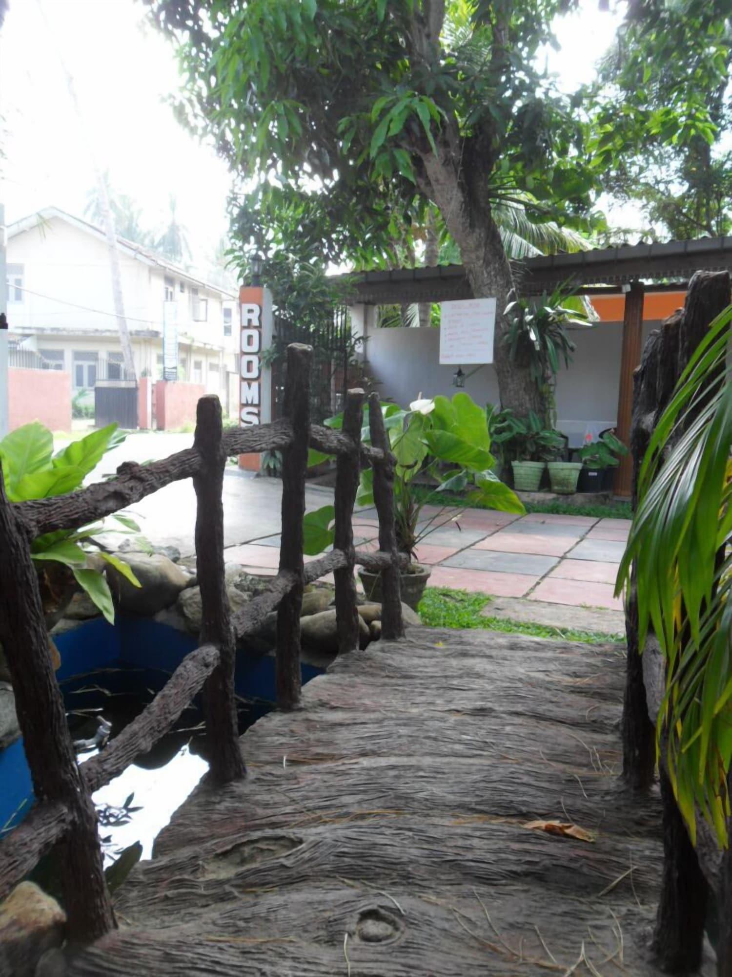 Vista Exterior Golden Lodge Tangalle