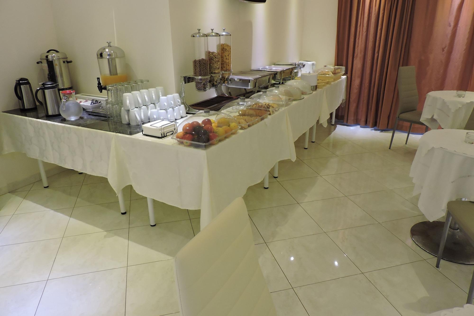Restaurant Golden Rose Suites
