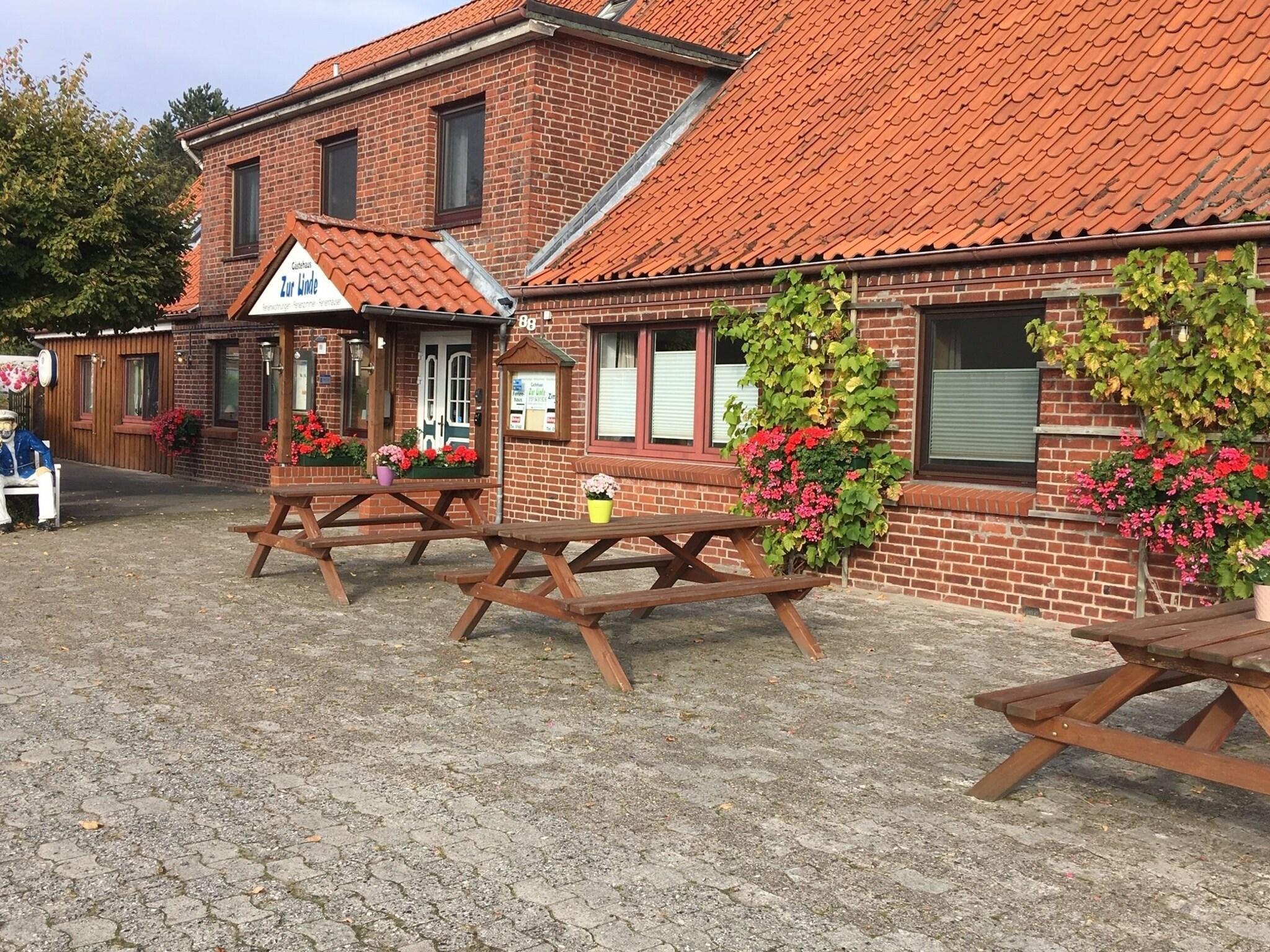 Vista Exterior Gaestehaus Zur Linde