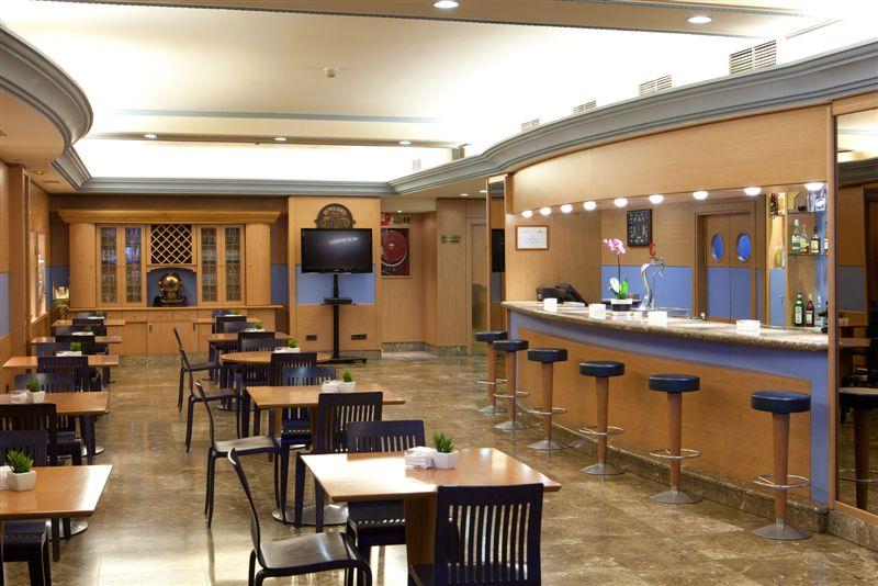 Bar/Salón Agumar Hotel