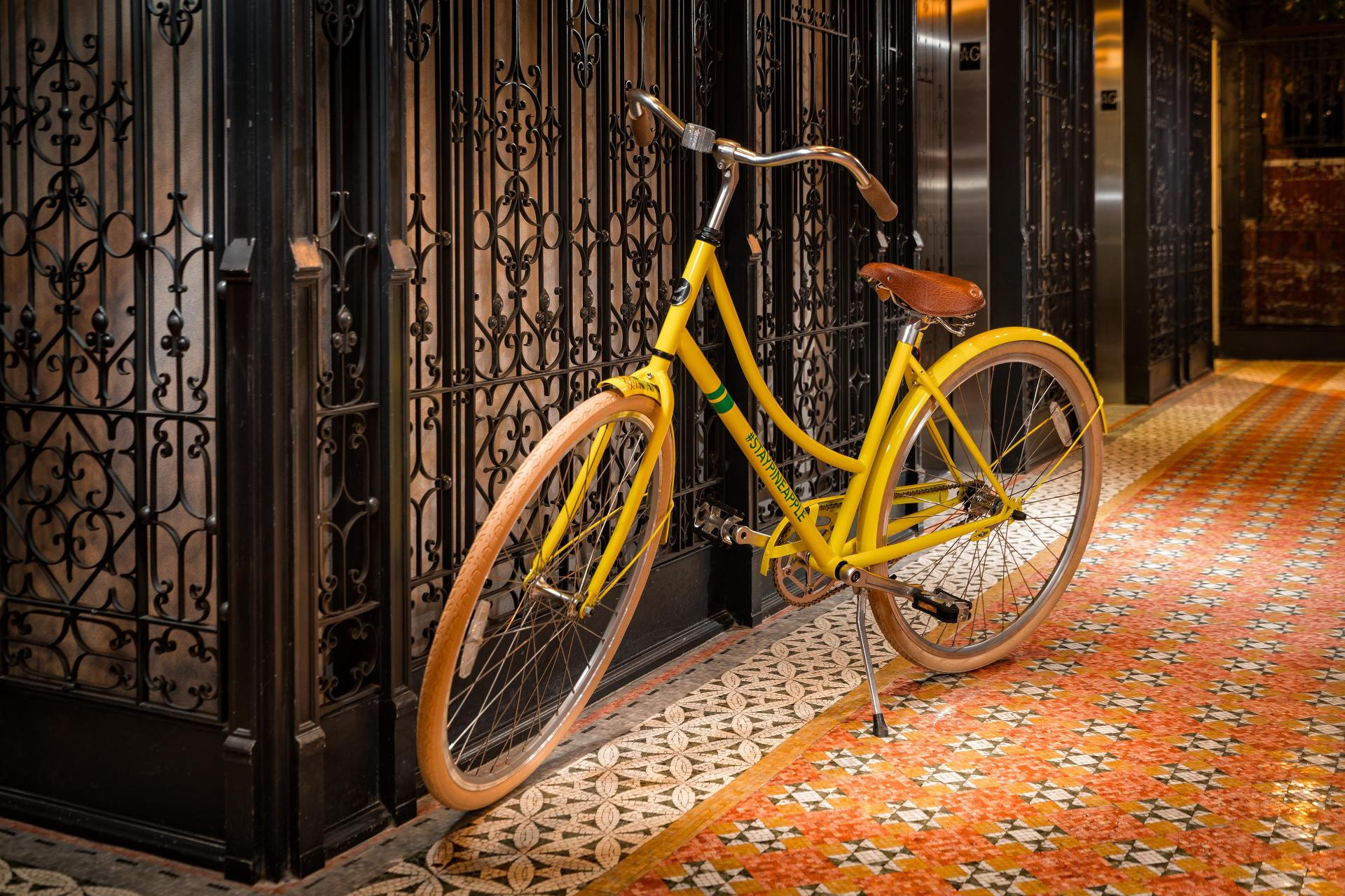 Vista Lobby Staypineapple, An Iconic Hotel, The Loop