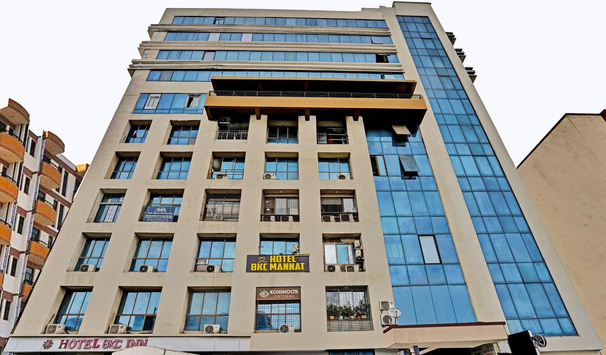 Vista Exterior Treebo Trend BKC Mannat
