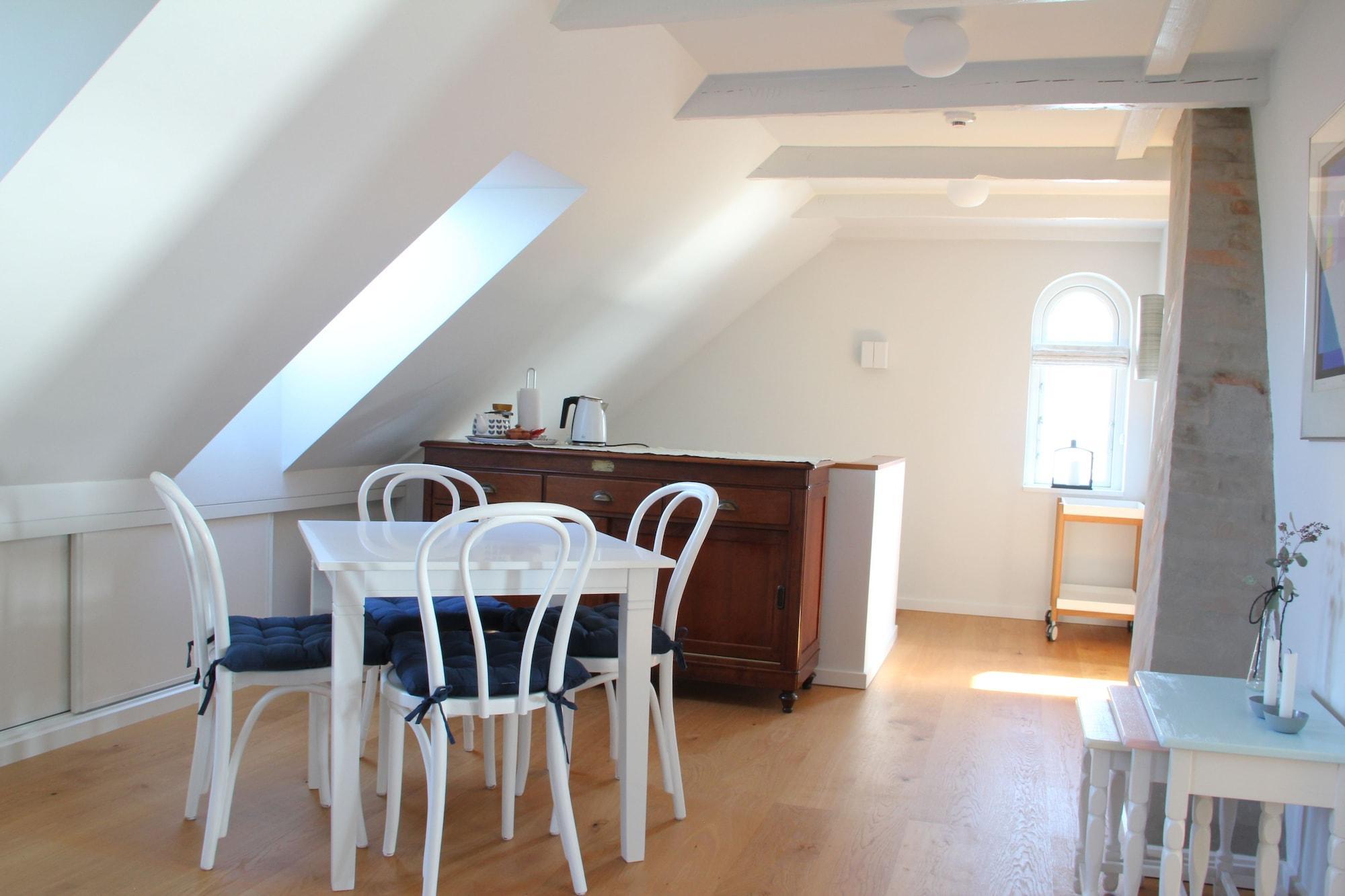 Vista Lobby Troense B&B by the sea