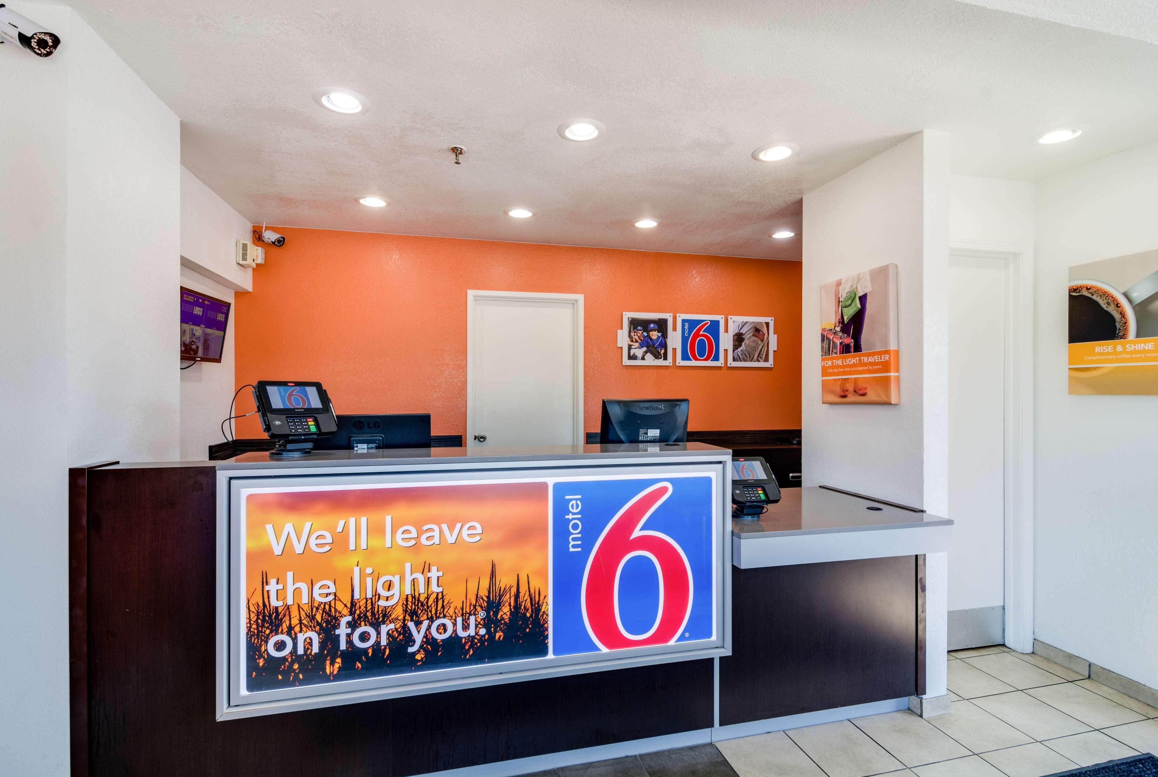 Vista Lobby Motel 6 Schiller Park, IL - Chicago O'Hare