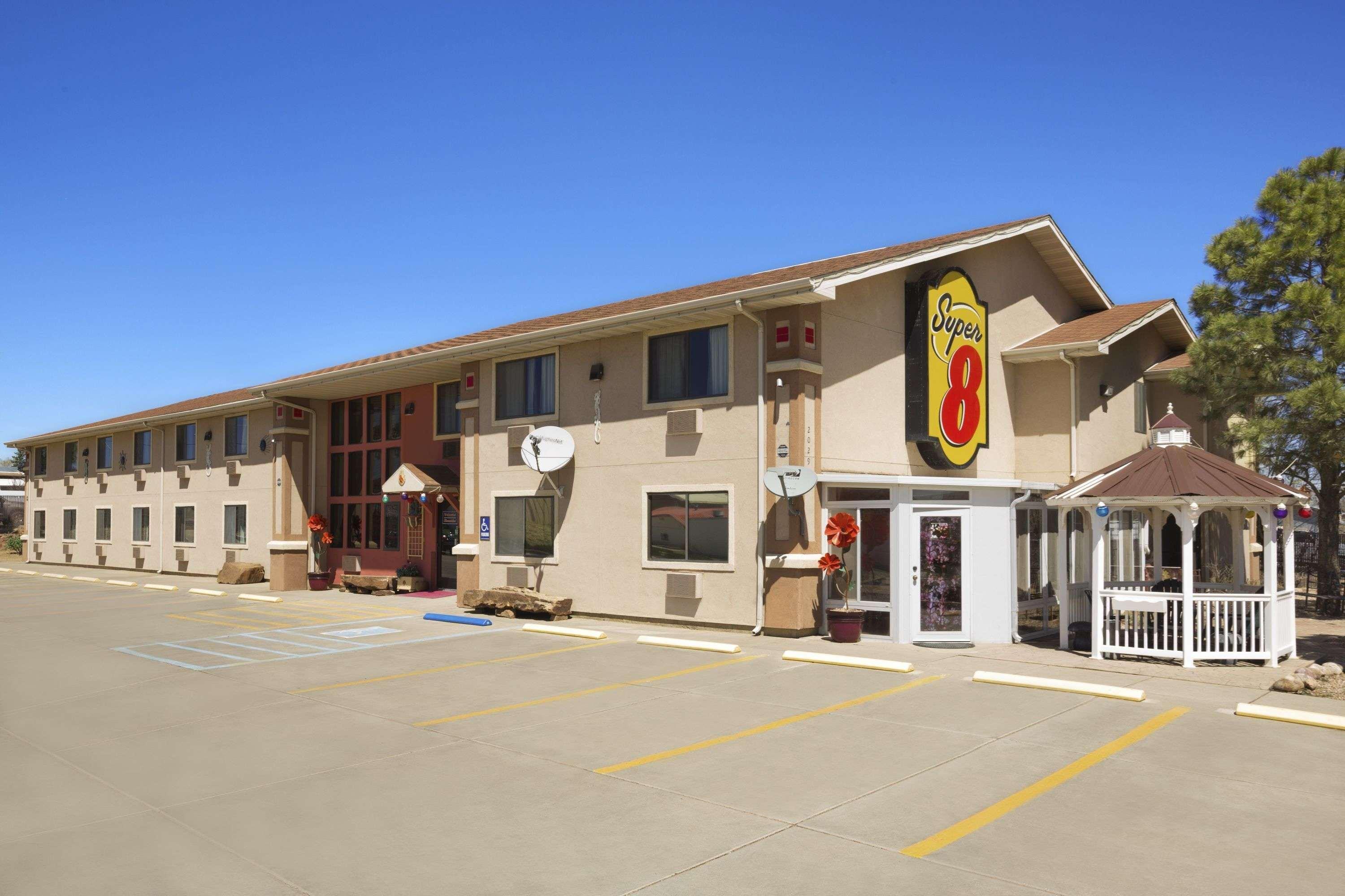 Vista Exterior Super 8 by Wyndham Las Vegas