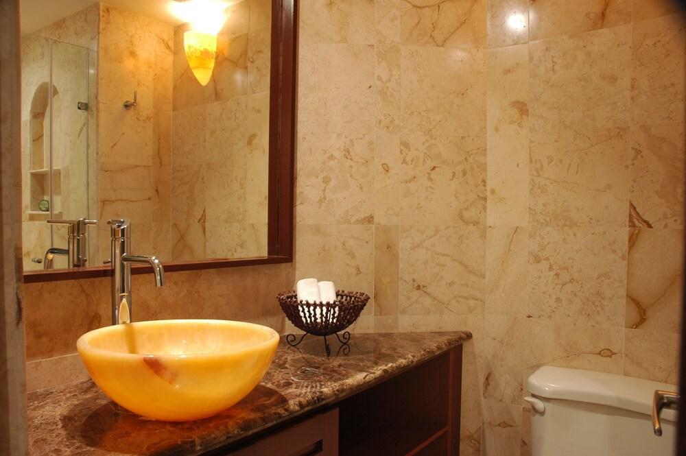 Hotel Maya Villa Condo Hotel