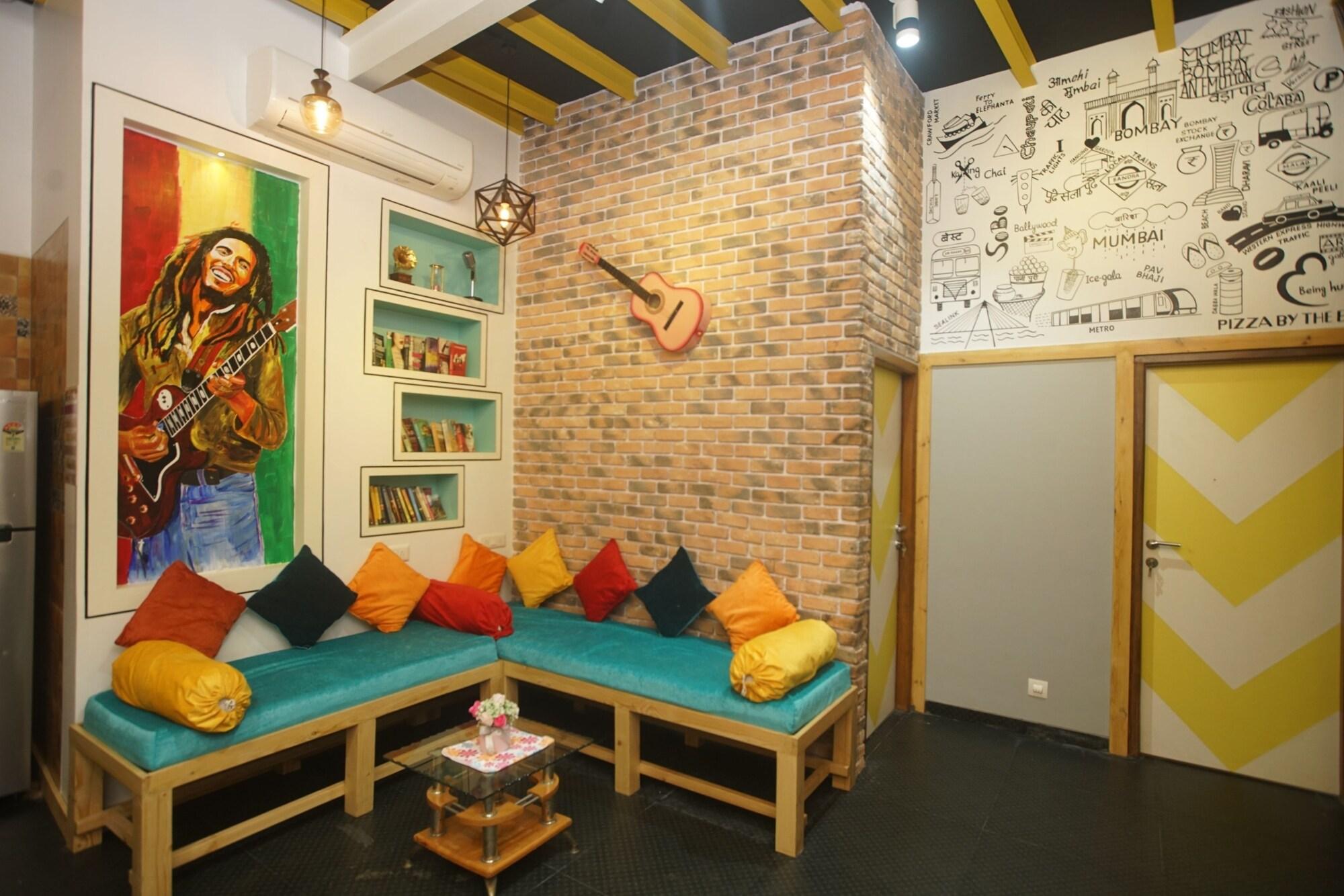 Varios Mumbai Staytion Dorm - A Backpackers Hostel