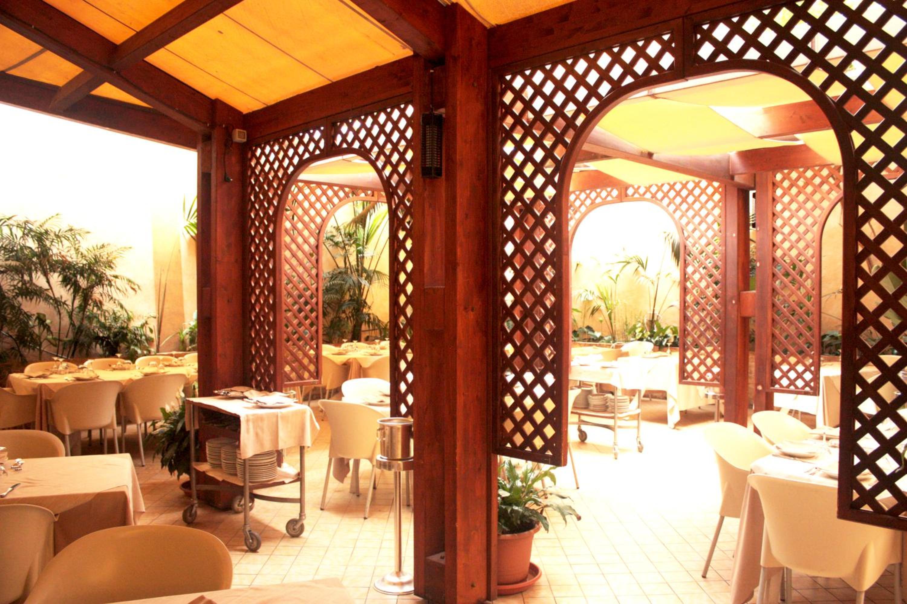 Vista Exterior Hotel Flora