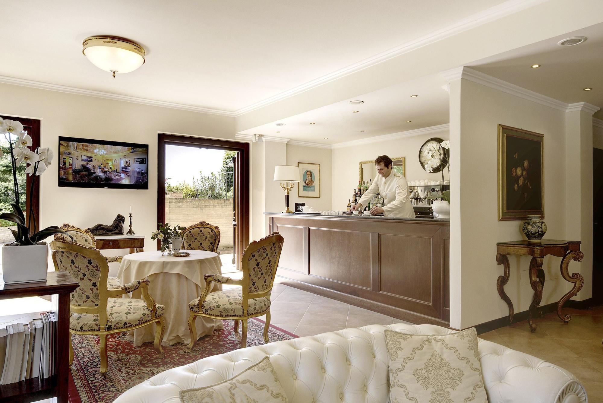 Bar/Salón Villa Cattani Stuart XVII secolo