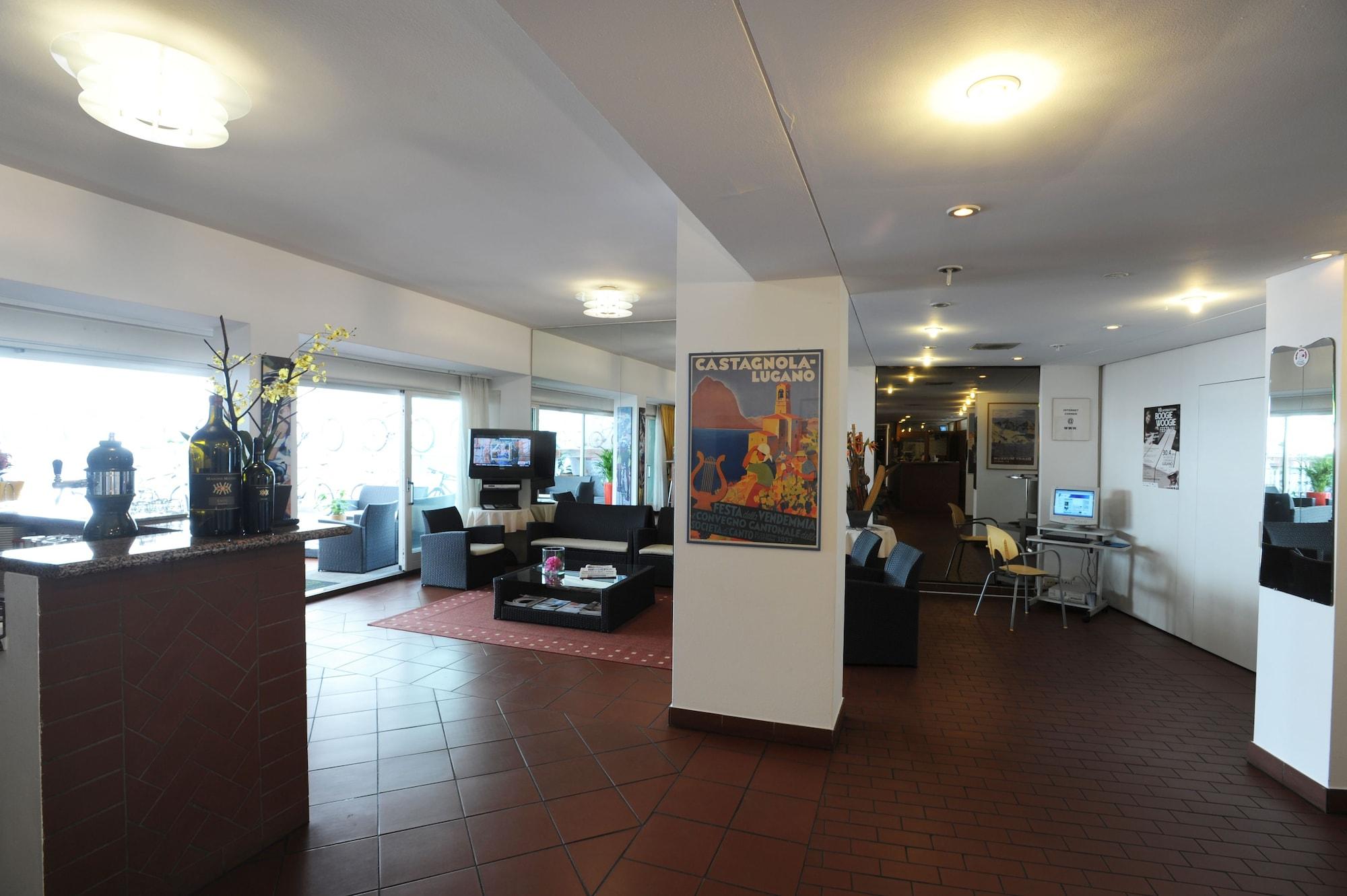 Vista Lobby Hotel Colorado