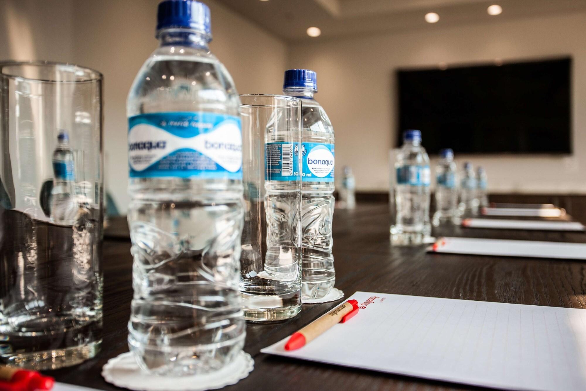 Sala de Reuniones StayEasy Maputo