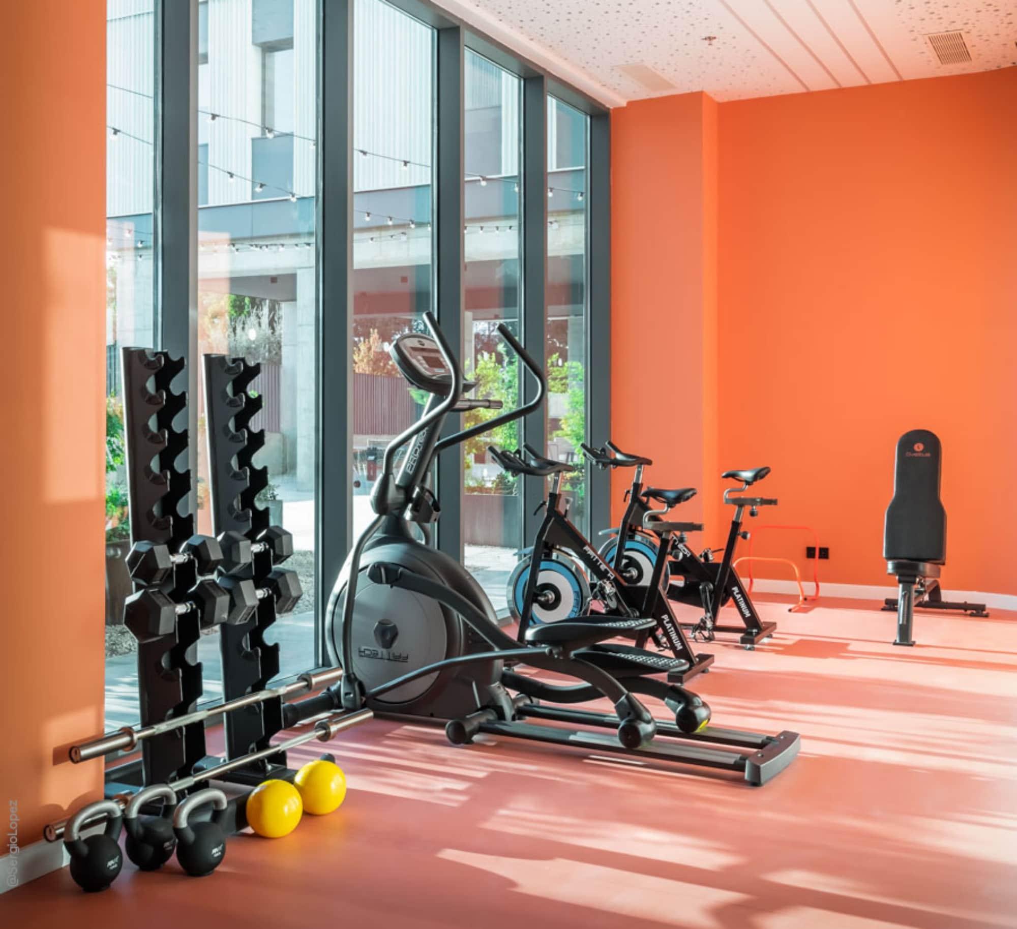 Gimnasio Estudios y Habitaciones Modernas en PAMPLONA, SK