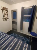 Alojamiento - Cozy 1-bdrm Glamping Trailer set in the woods of tranquil Alexandria - AC, WiFi