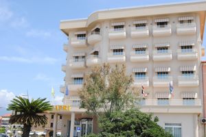 Alojamiento - Hotel Capri & Residence