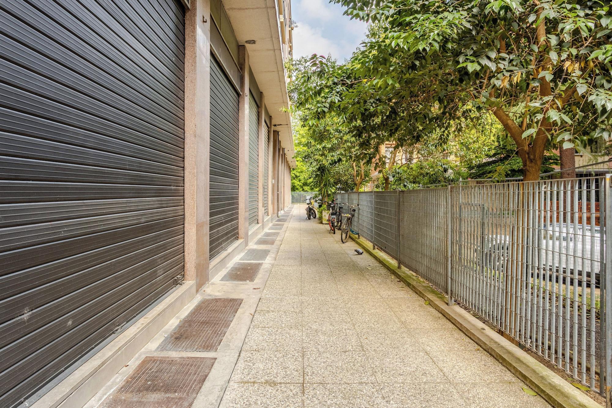 Vista Exterior Luxury near the Station 2 bedrms 2 baths