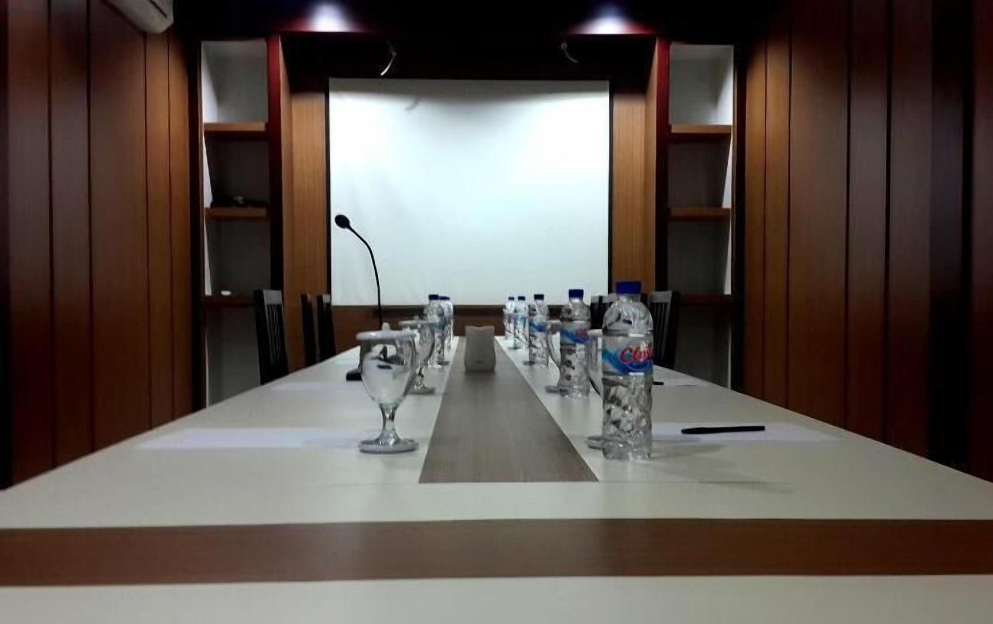 Sala de Reuniones Walan Syariah Hotel