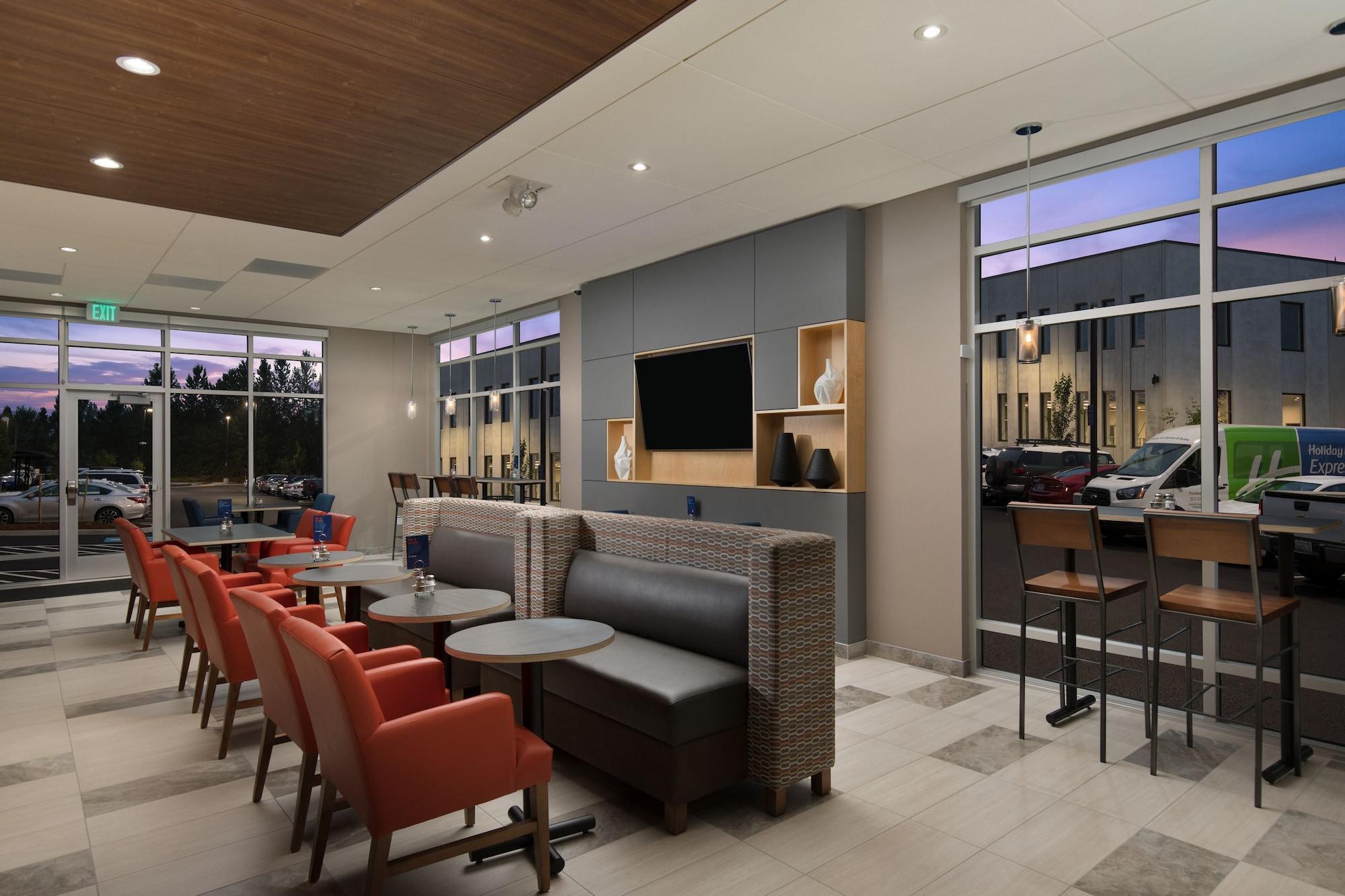 Vista Exterior Holiday Inn Express & Suites Portland Airport - Cascade Stn by IHG