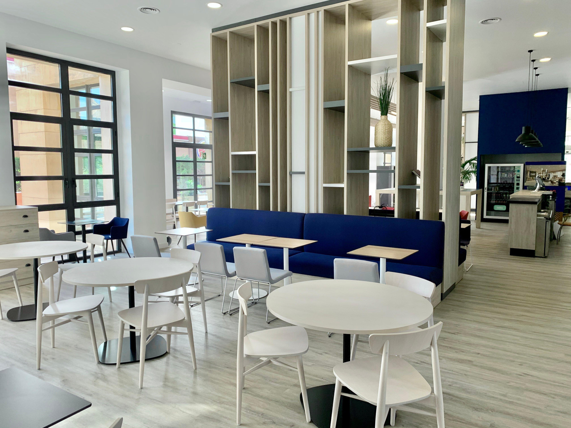 Vista Lobby Holiday Inn Express Valencia Ciudad de las Ciencias by IHG