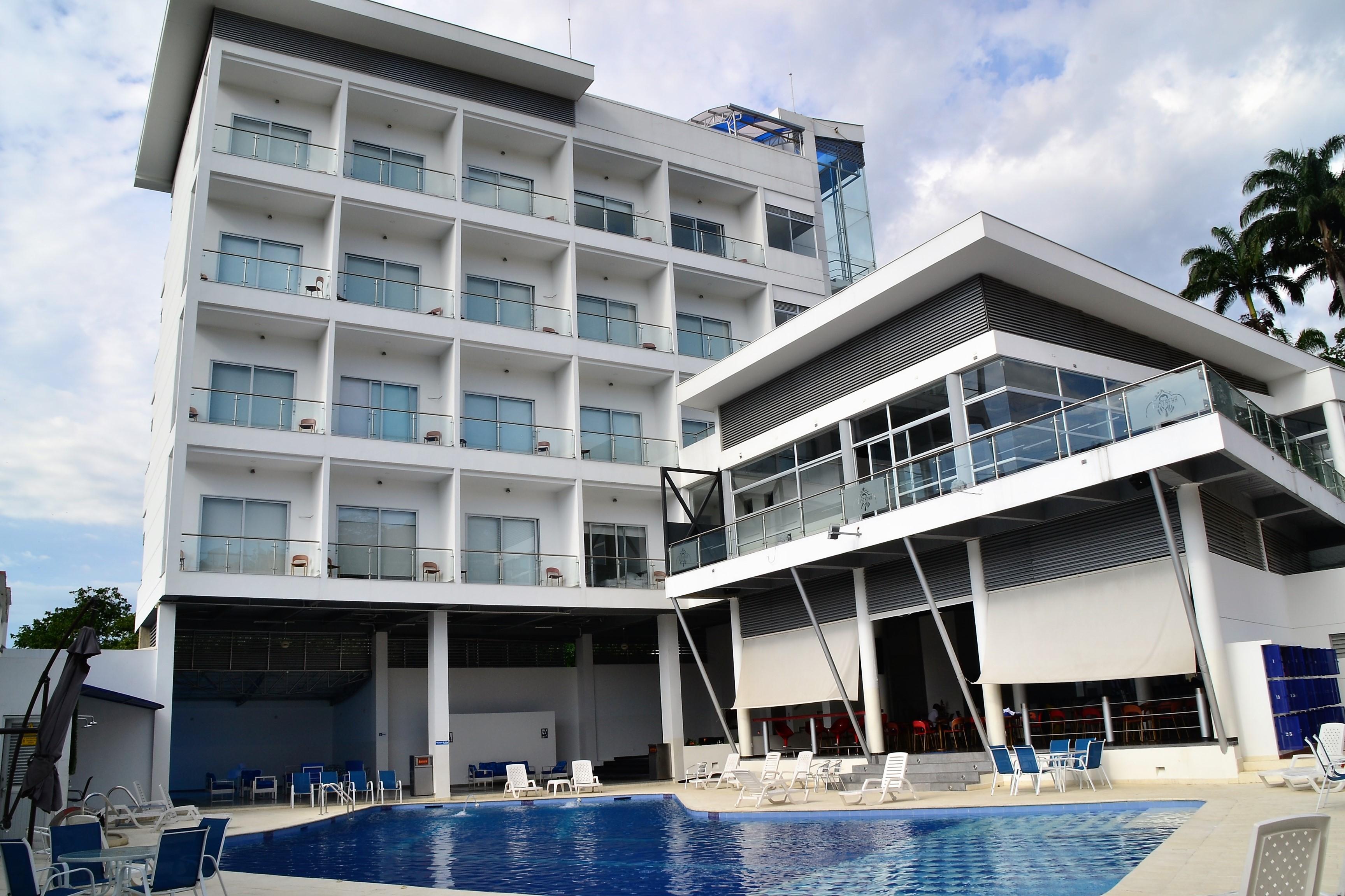 Vista Exterior Hotel Gustafha