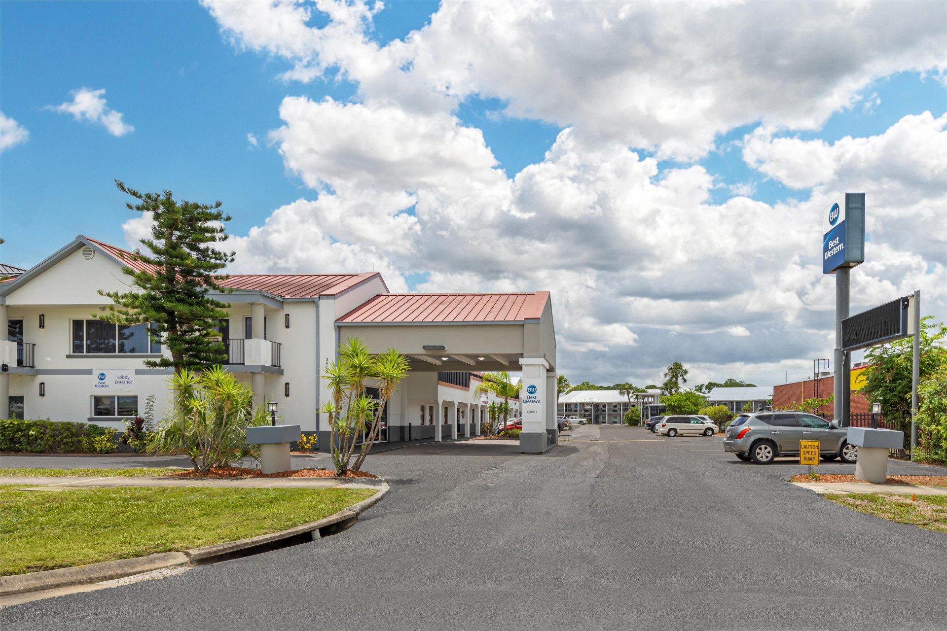 Vista Exterior Best Western Space Shuttle Inn