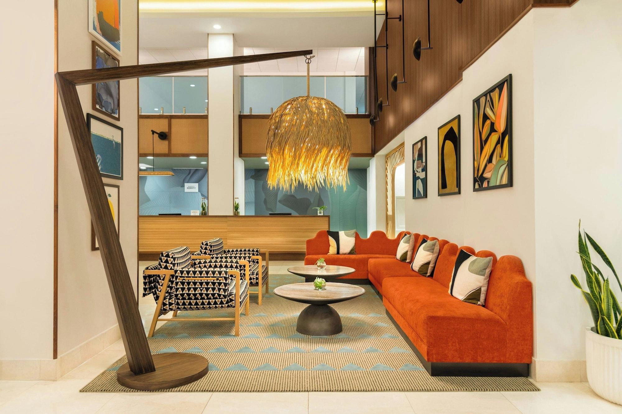 Vista Lobby Renaissance Orlando Resort – Disney Springs Area