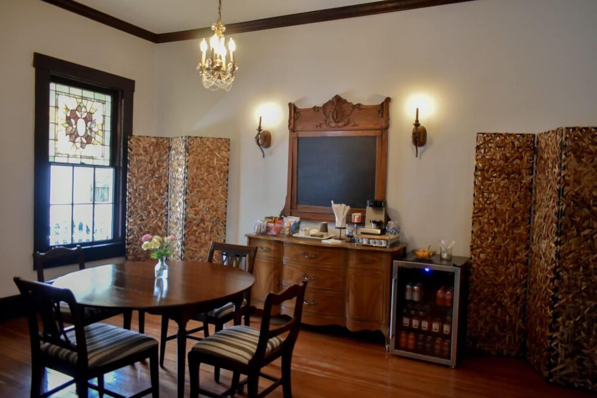 Restaurant Sparrow Grove Manor