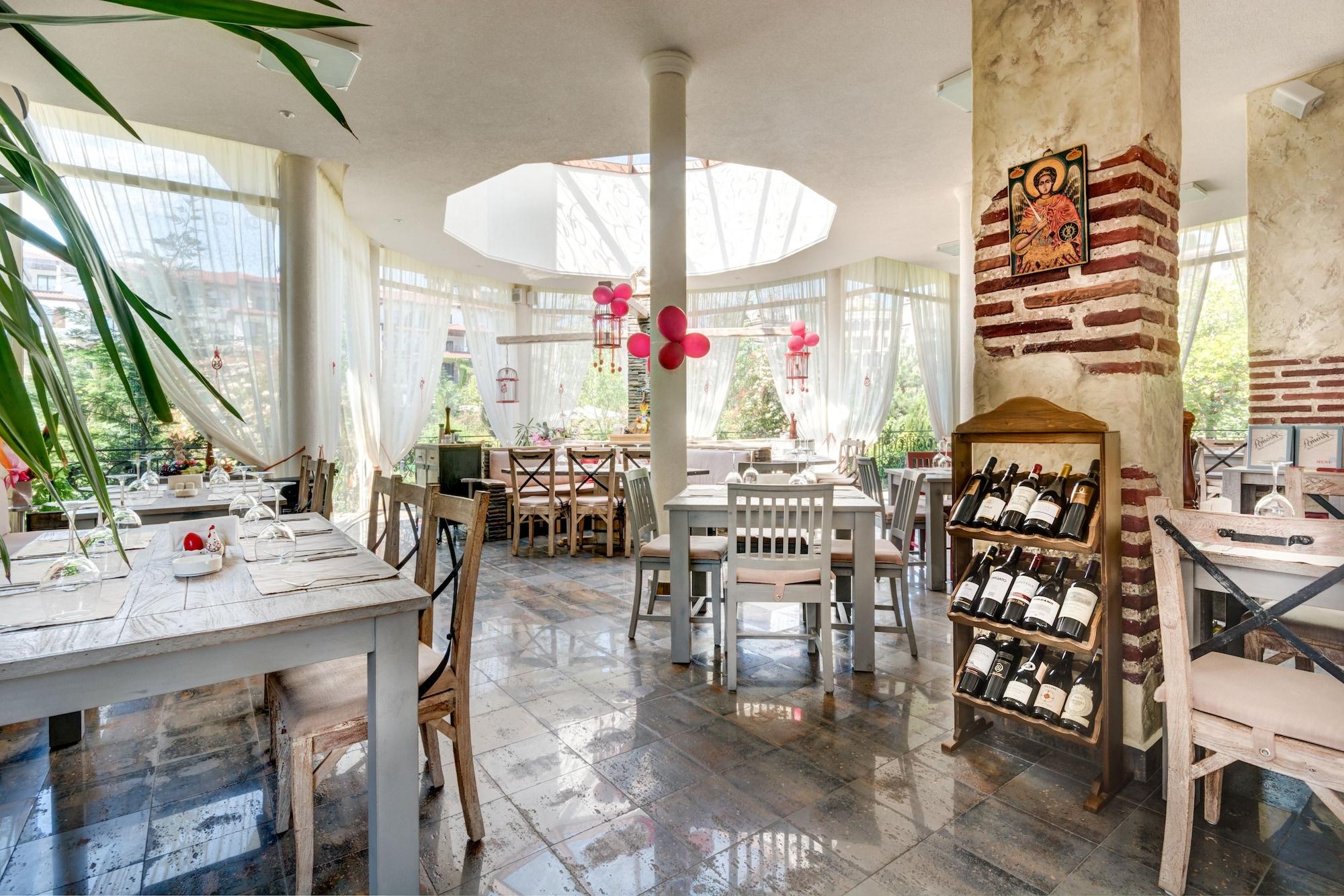 Restaurant Esteban VIP Residence Club