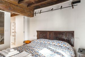 Alquiler Vacacional - Terrific Retreat: a cozy, central flat steps from everything!