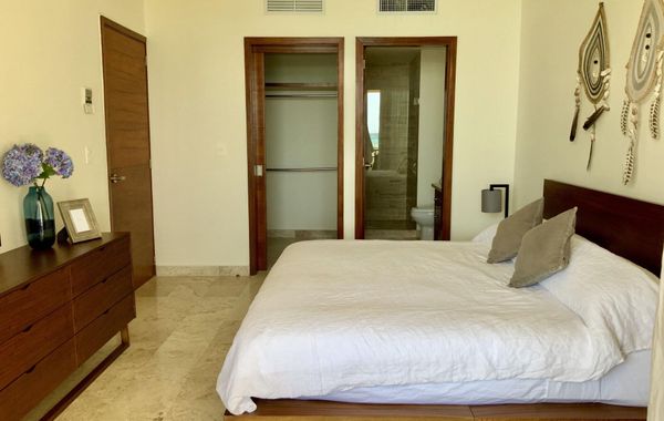 Exclusive beachfront condo, pool & Starlink WiFi, 2 BR 2 BTH - Hoteles solo adultos en Akumal, México
