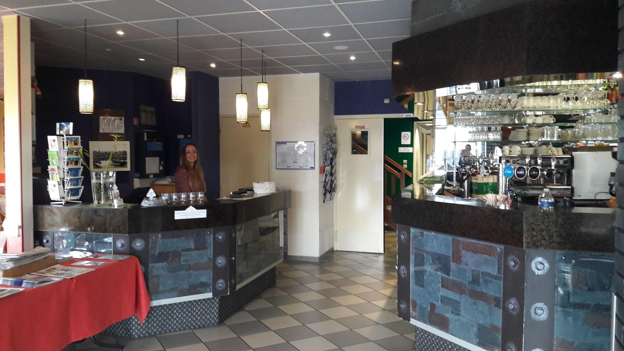 Vista Lobby Hotel Crocus Caen Memorial